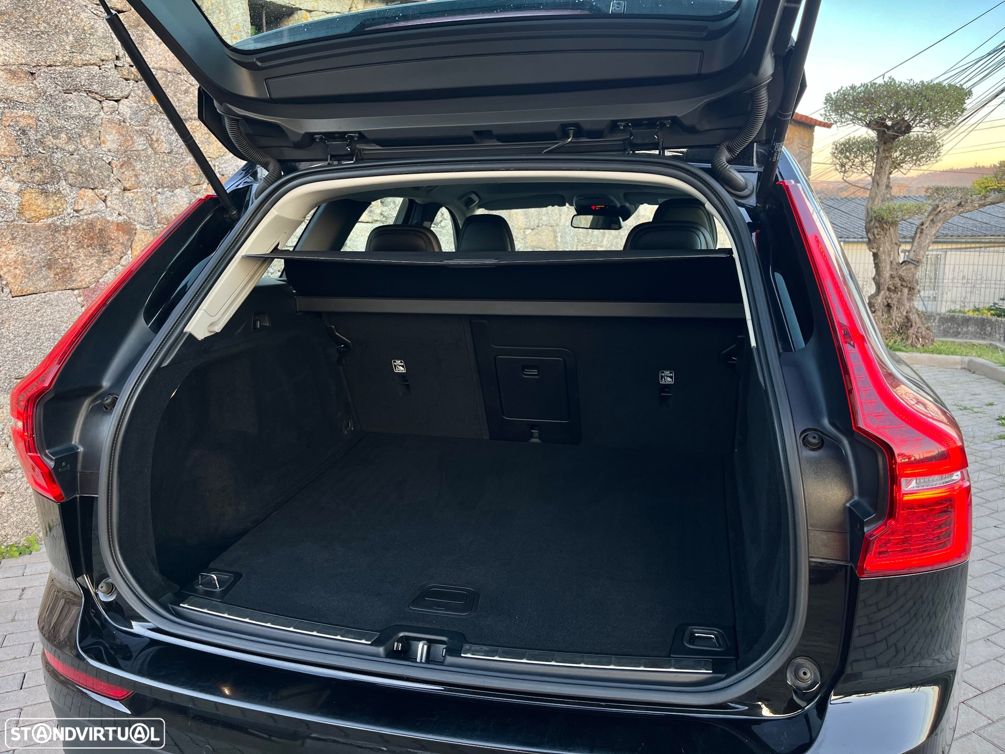 Volvo XC 60 2.0 D4 Momentum AWD Geartronic - 47