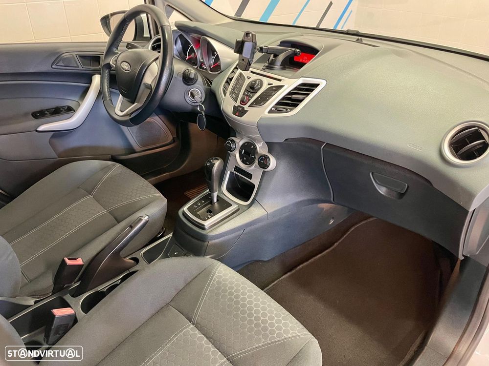 Ford Fiesta 1.4 Titanium Aut. - 35