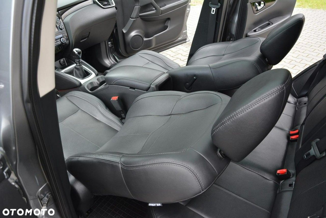 Nissan Qashqai 1.6 DCi 4x4 Tekna+ - 23