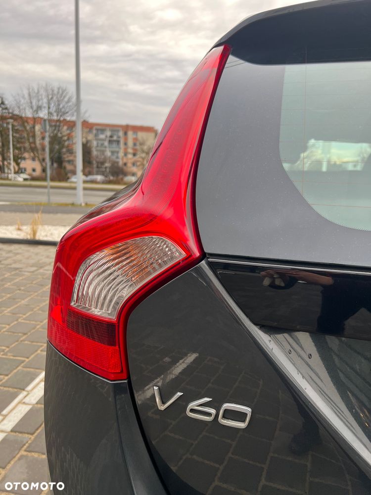 Volvo V60 D3 Momentum Core - 4