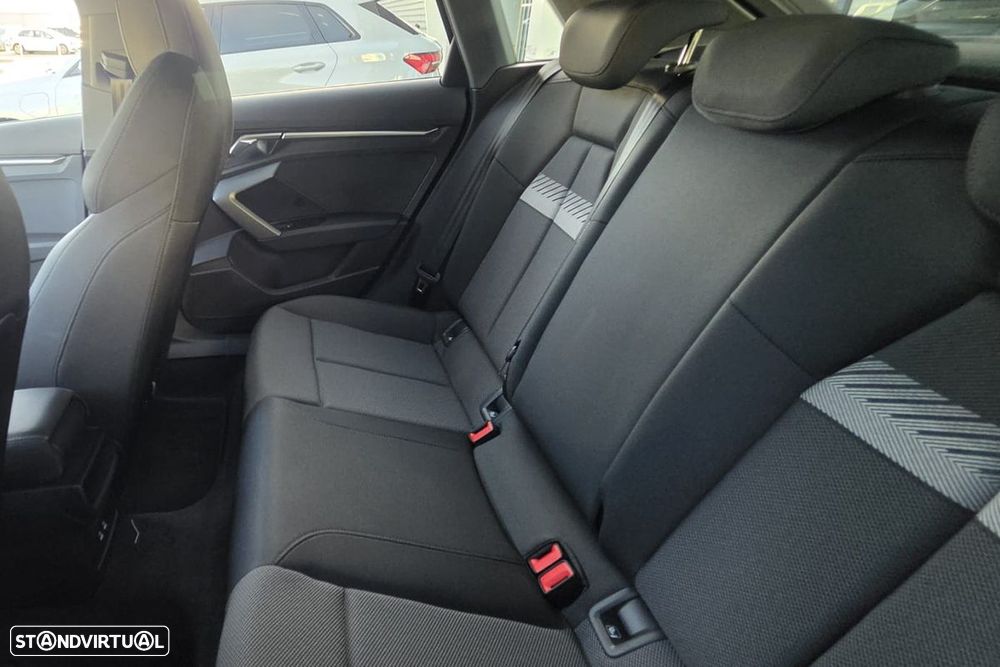 Audi A3 Sportback 40 TFSIe SE Business - 7