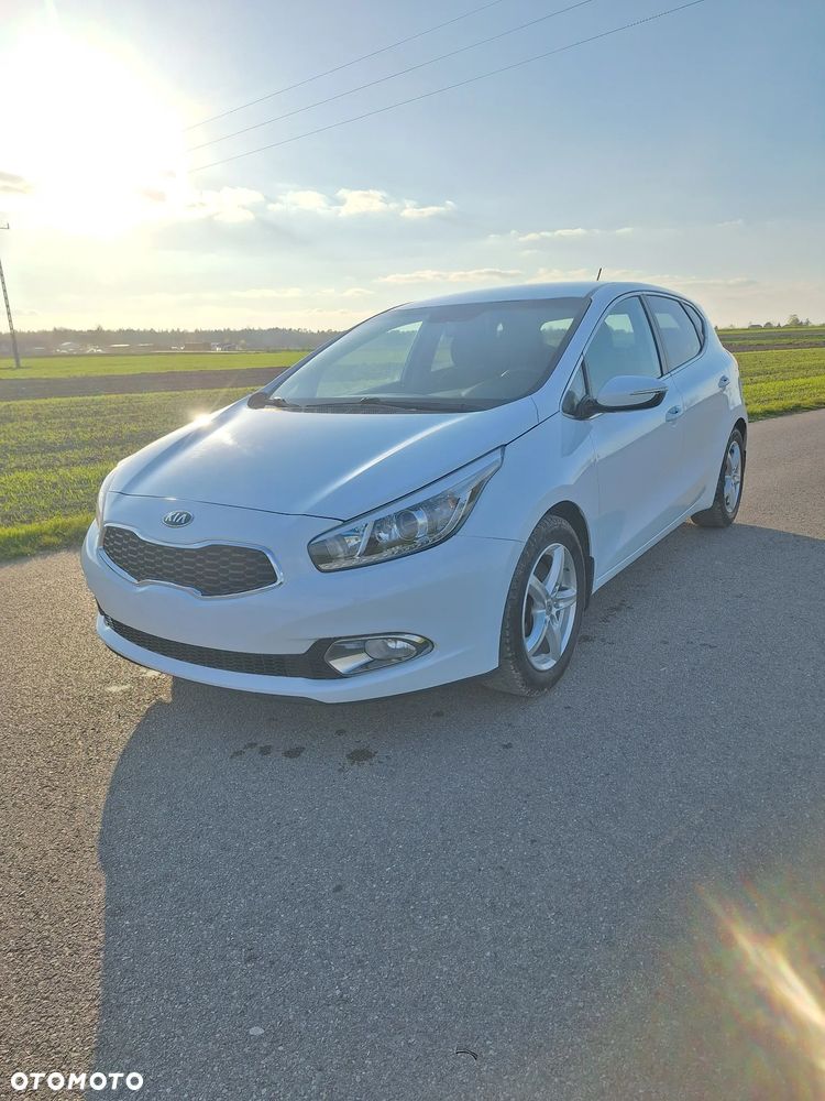 Kia Ceed 1.6 GDI DCT Platinum Edition - 3