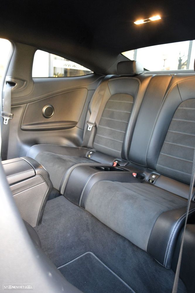 Mercedes-Benz C 300 AMG Line - 32