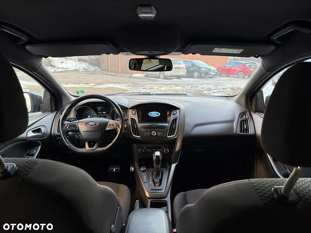 Ford Focus 1.5 EcoBoost ST-Line - 16