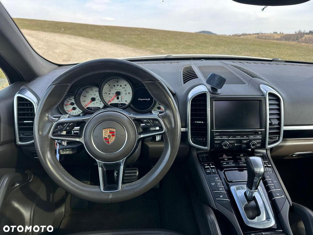 Porsche Cayenne S Platinum Edition - 13