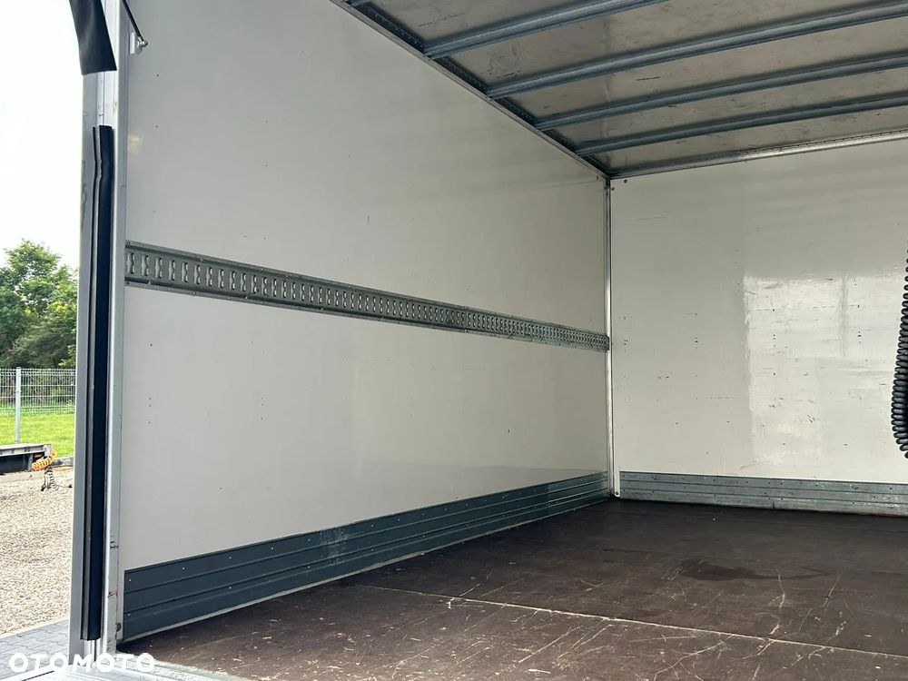 Iveco Daily 35C16 3.0 HPI Kontener 8 palet + winda 750kg + drzwi boczne **Niski przebieg**Na drążku**Wzmocniony**Climatronic**Sprowadzony**2022R** - 9