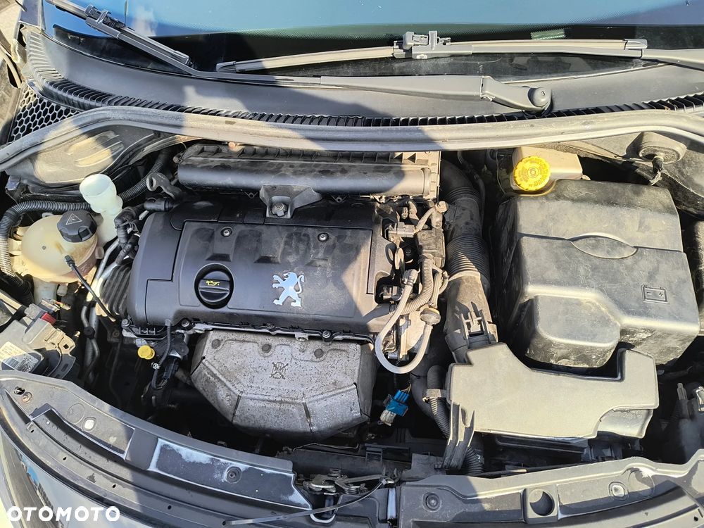 Peugeot 207 - 15