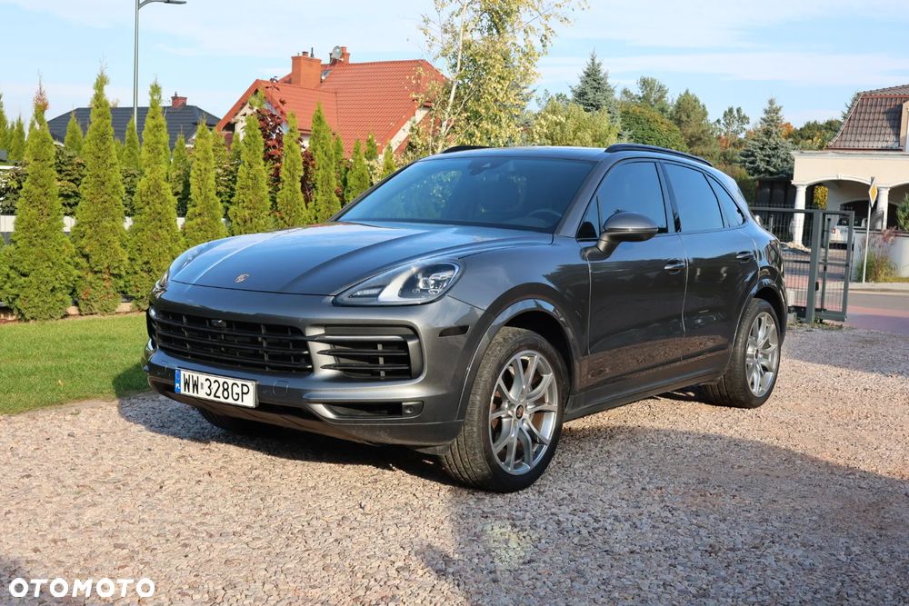 Porsche Cayenne - 1