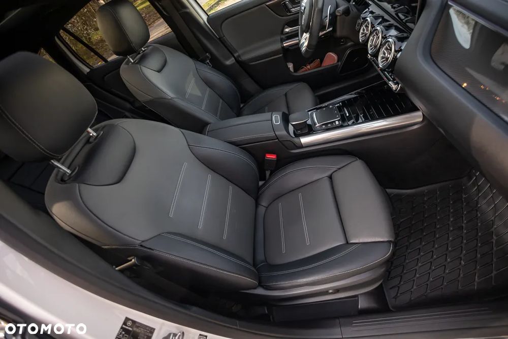 Mercedes-Benz GLA - 36