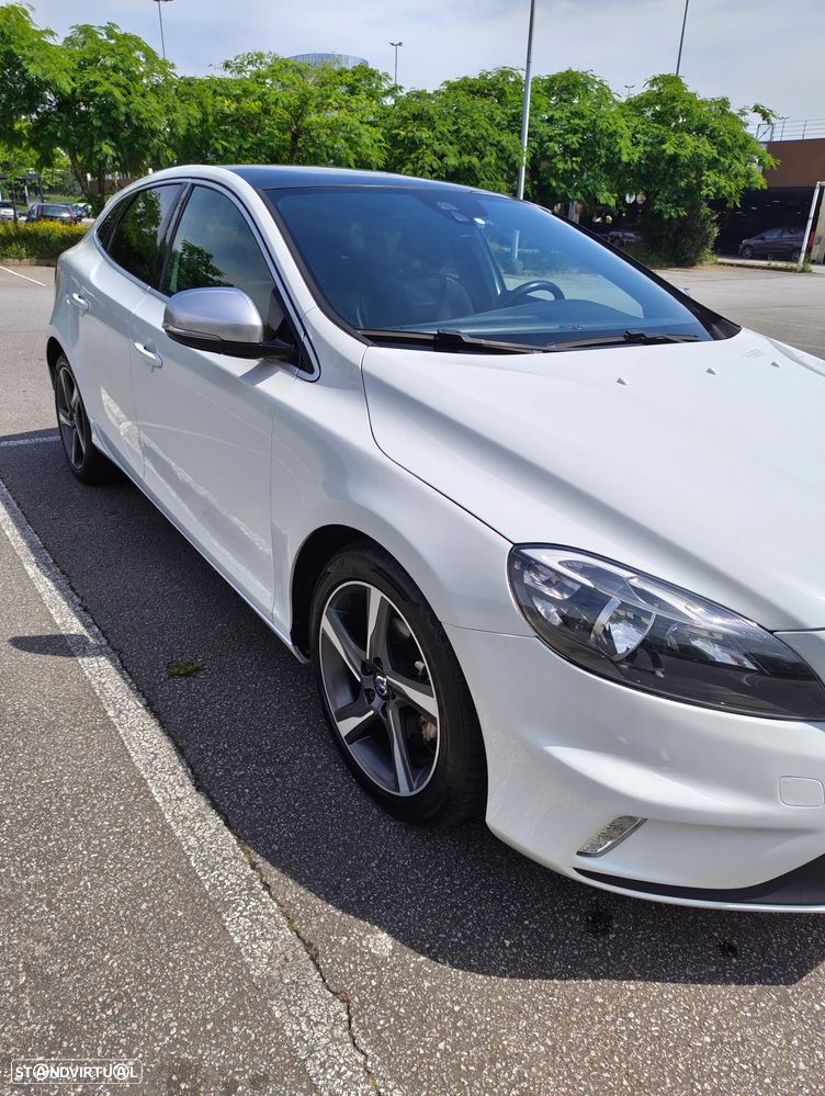 Volvo V40 D2 R Design - 5