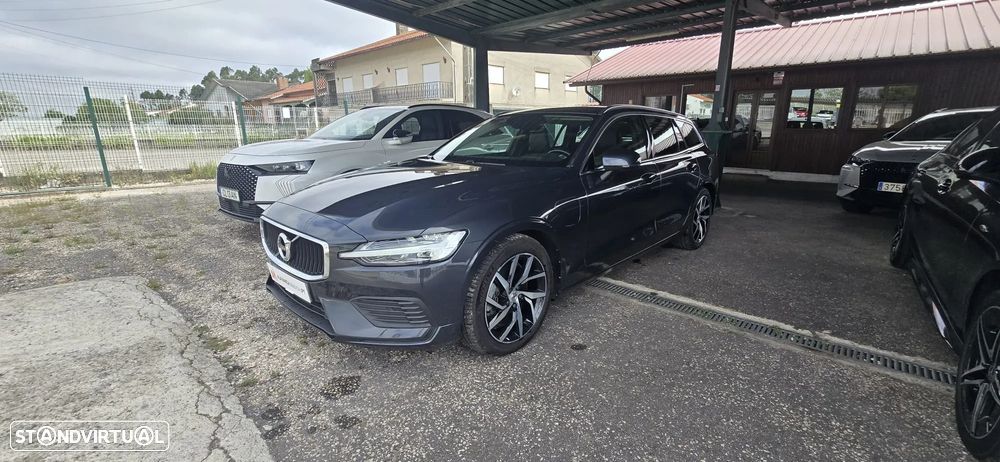 Volvo V60 2.0 T8 AWD TE Momentum Plus - 2