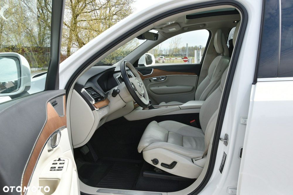 Volvo XC 90 - 20