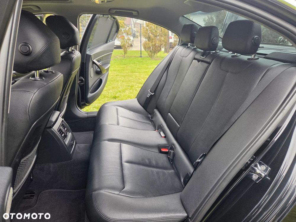 BMW Seria 3 320d Blue Performance Luxury Line - 30