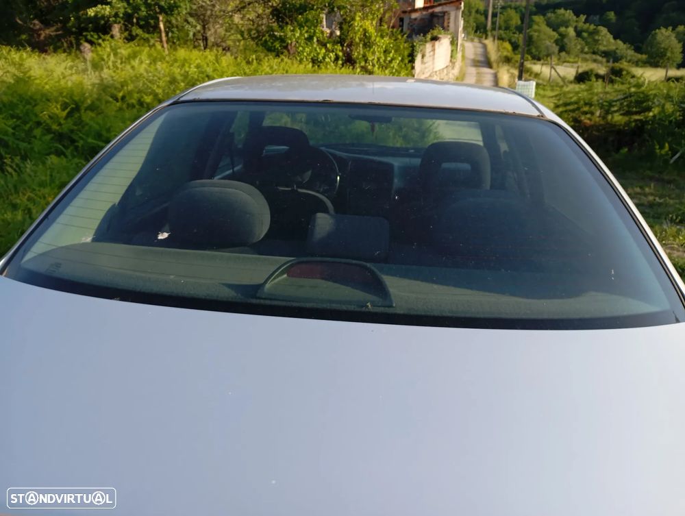 Toyota Avensis S/D 1.6 Executive - 17