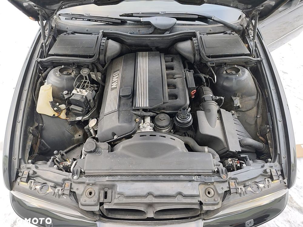 BMW Seria 5 - 38