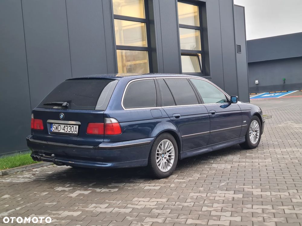 BMW Seria 5 523i - 4