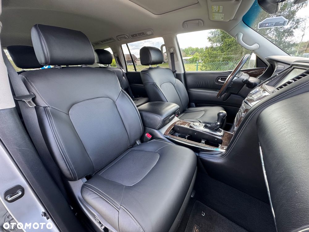 Infiniti QX80 - 32
