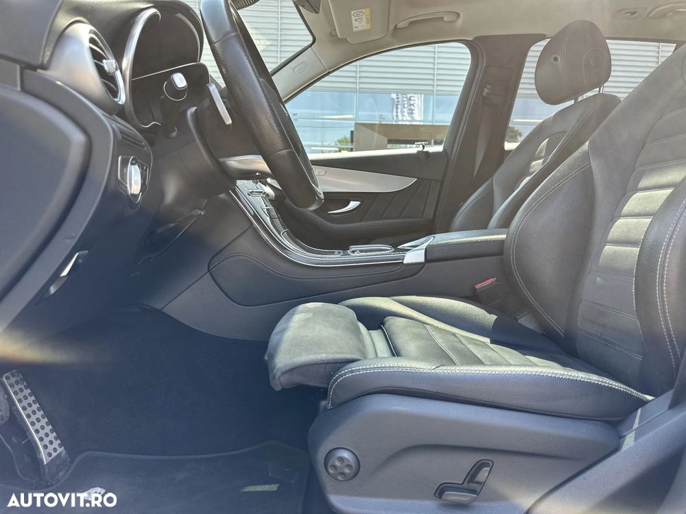 Mercedes-Benz GLC 300 e 4MATIC - 26