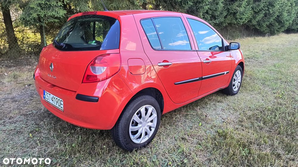 Renault Clio 1.2 16V Authentique - 6