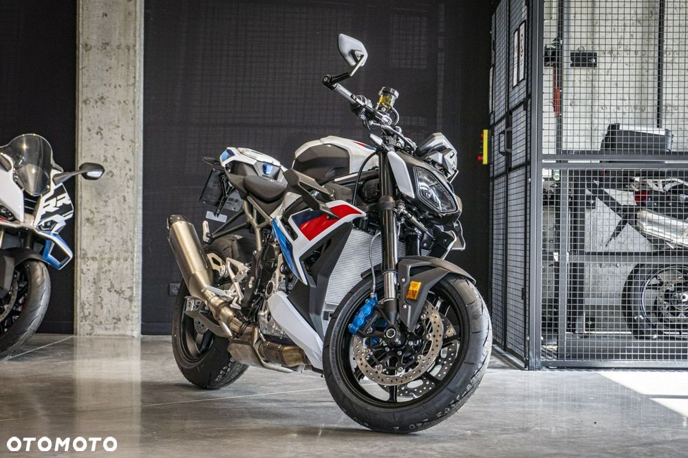 BMW S - 2