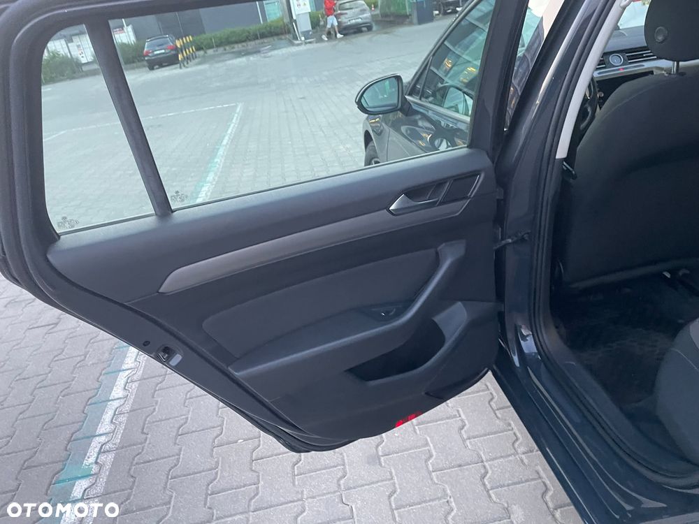 Volkswagen Passat 2.0 TDI BMT Trendline - 21