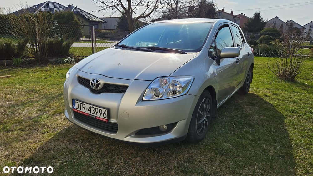 Toyota Auris 1.4 D-4D Luna - 4