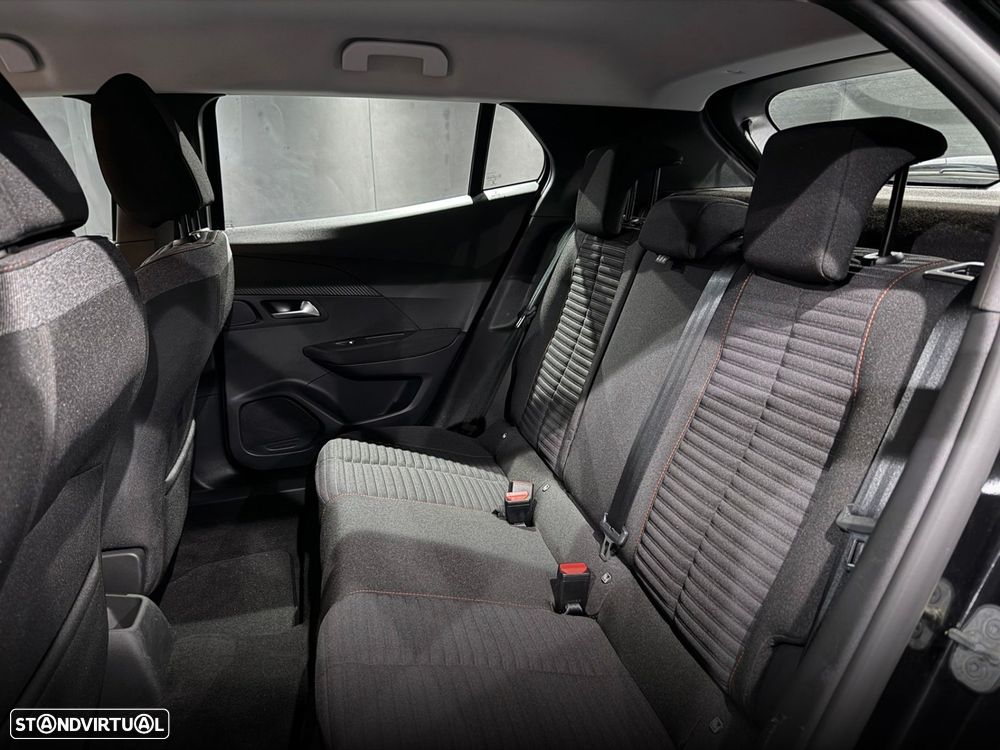 Peugeot 2008 1.2 PureTech Active Pack - 29