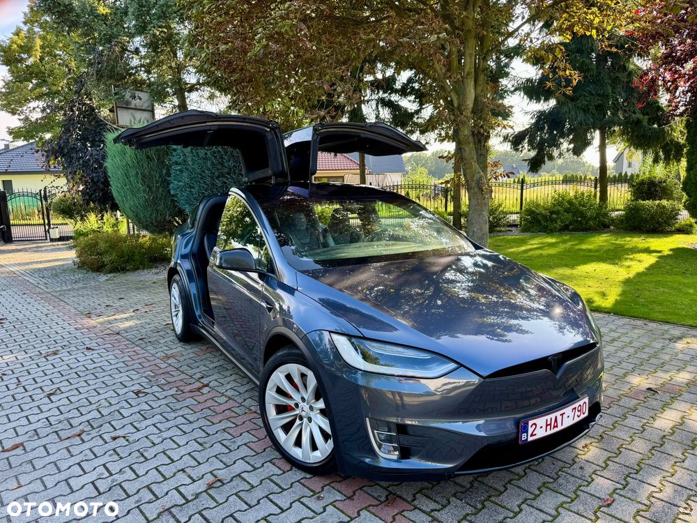 Tesla Model X - 1