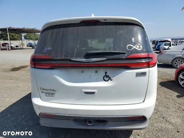Chrysler Pacifica - 6