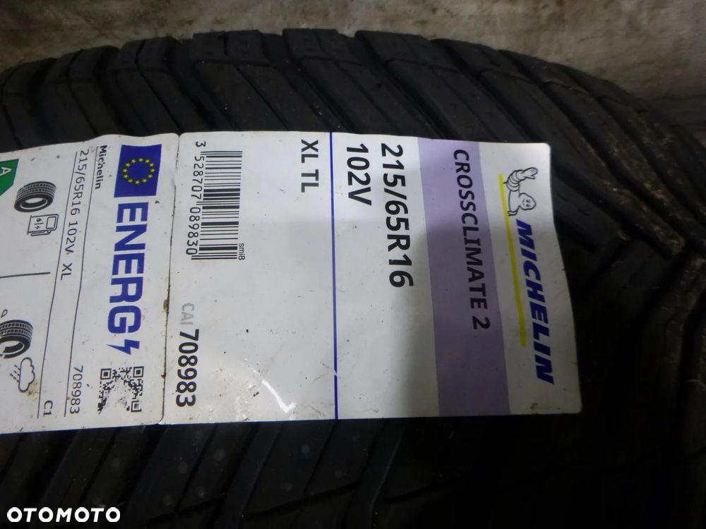nowa opona całoroczna Michelin CrossClimate 2 215/65 R16 102V XL - 2