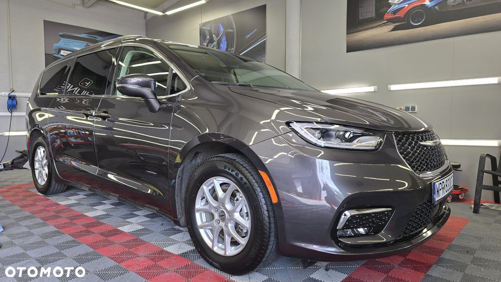 Chrysler Pacifica - 3