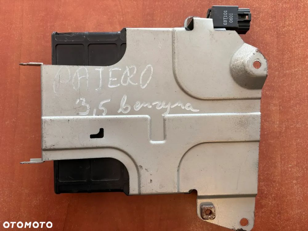 Komputer silnika ECU sterownik MITSUBISHI PAJERO III 1999-2006 3.5 MR514089 - 3
