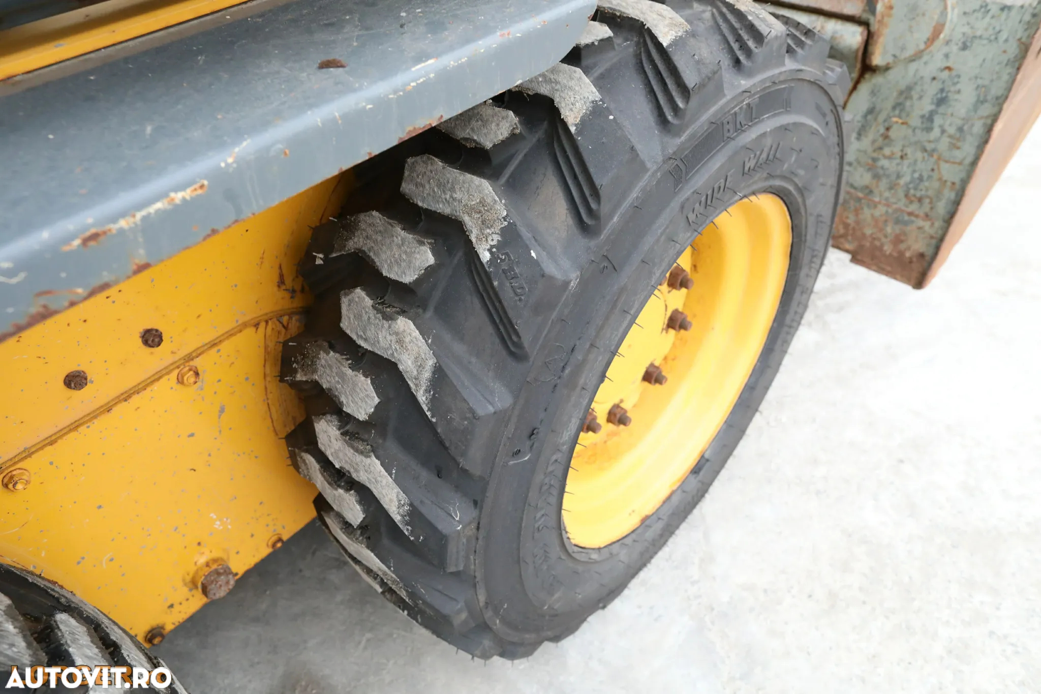 Gehl R135 - 14