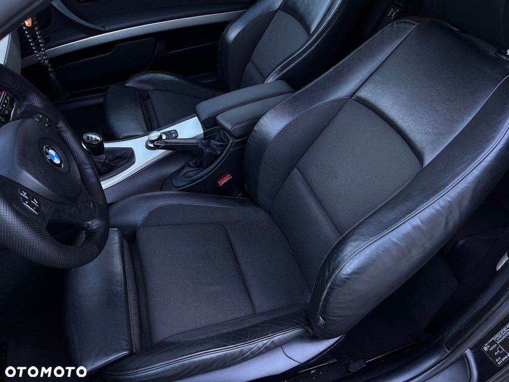 BMW Seria 3 325i - 16