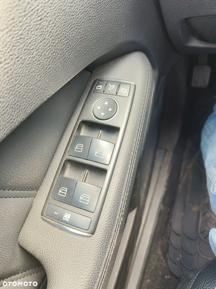 Mercedes-Benz Klasa E 220 BlueTEC 9G-TRONIC Avantgarde - 9