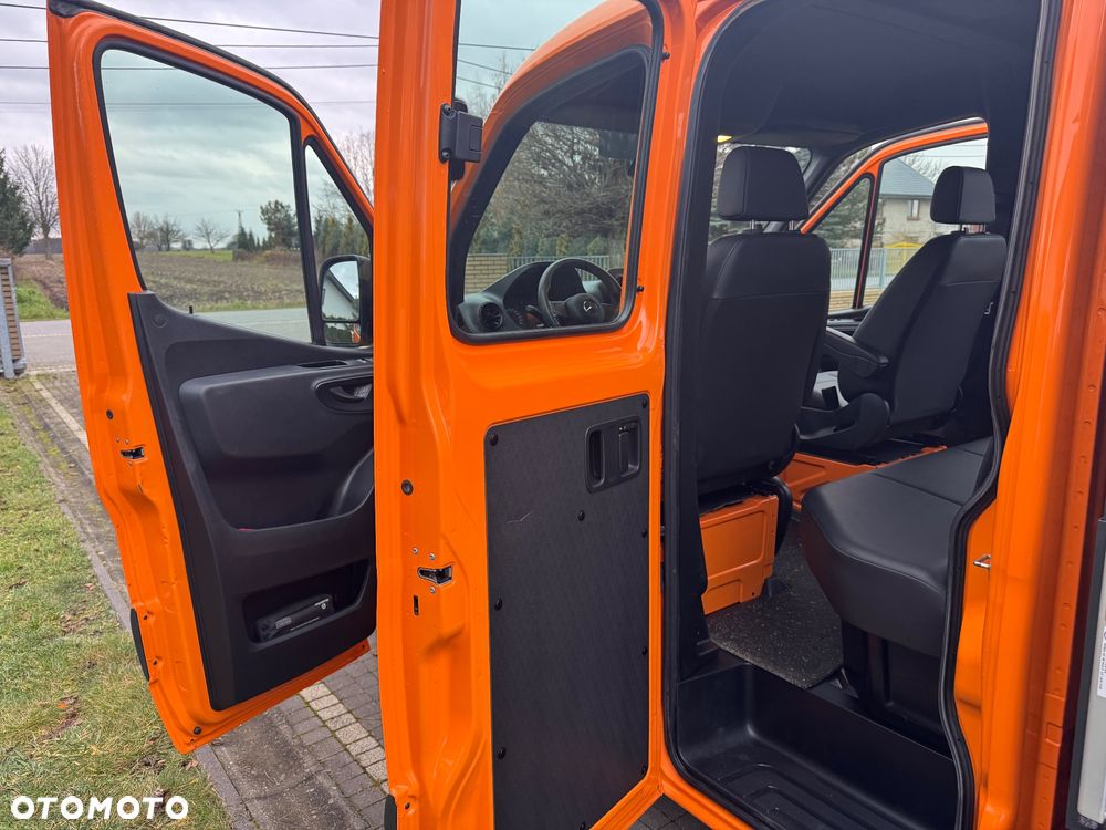 Mercedes-Benz Sprinter - 24