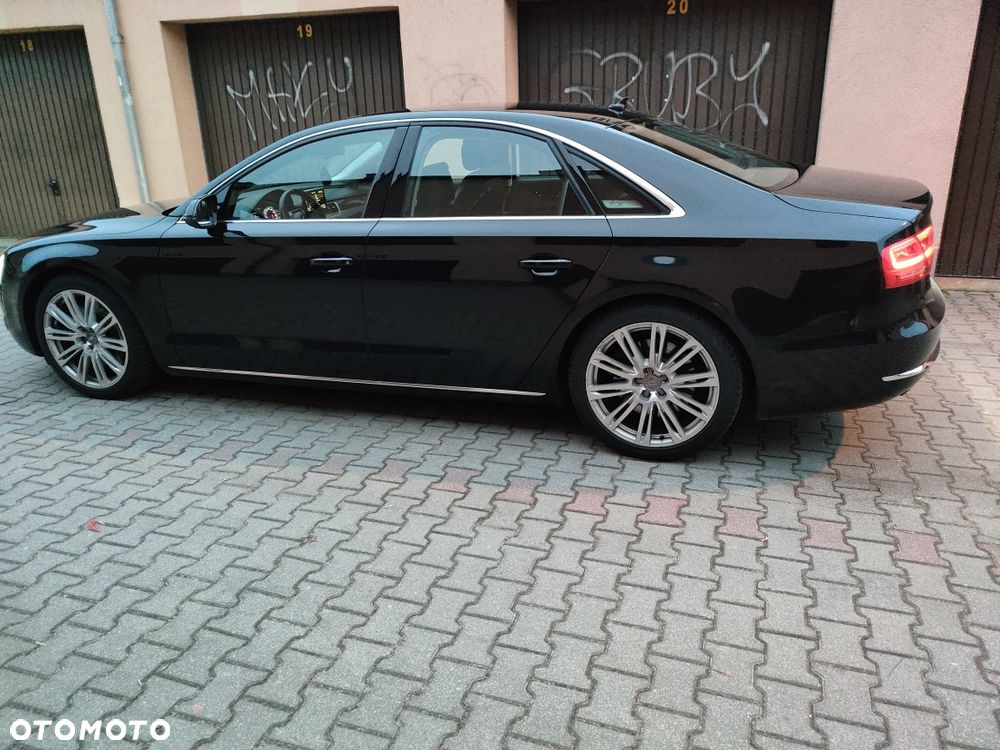 Audi A8 - 6