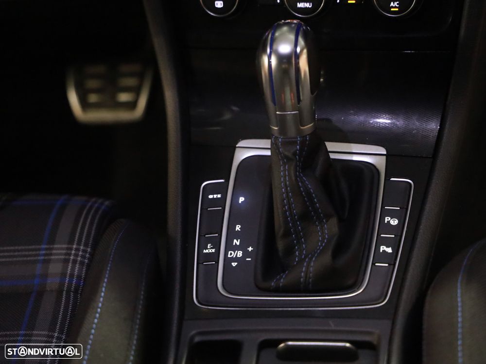 VW Golf 1.4 GTE Plug-In-Hybrid DSG - 14