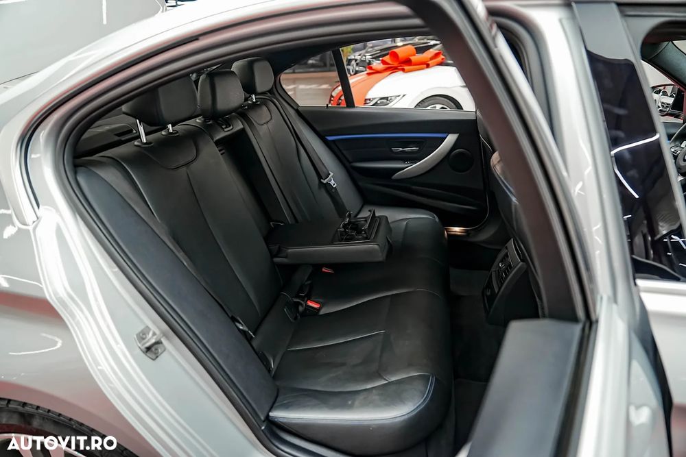 BMW Seria 3 330e iPerformance M Sport - 10
