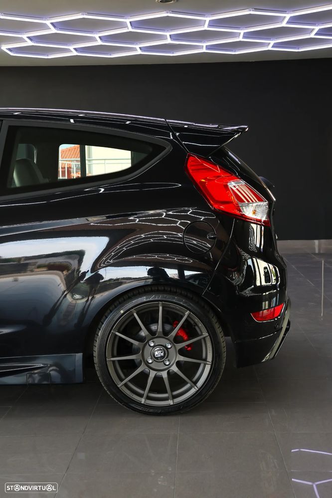 Ford Fiesta 1.6 T ST - 14