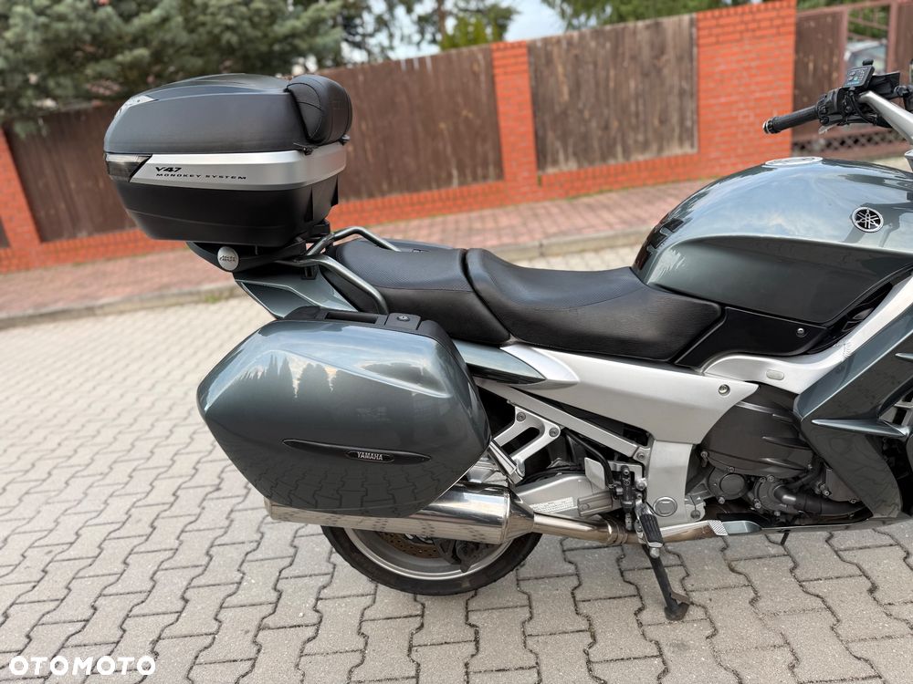 Yamaha FJR - 10