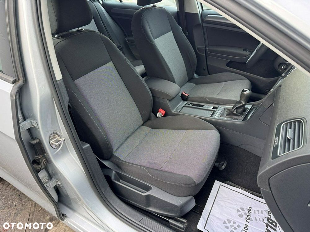 Volkswagen Golf Variant - 10