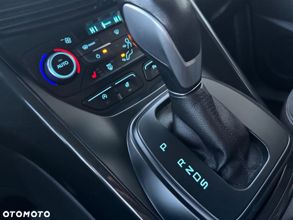 Ford Kuga - 32