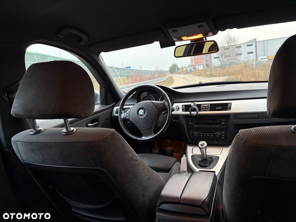 BMW Seria 3 330d - 22
