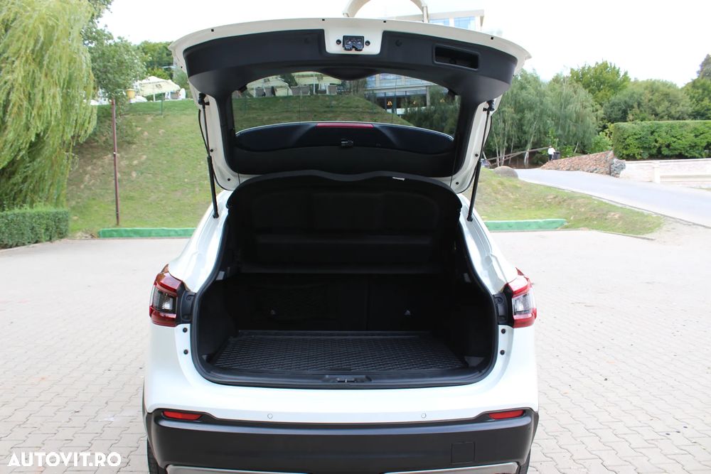 Nissan Qashqai 1.3 l MHEV X-Tronic N-Connecta - 8