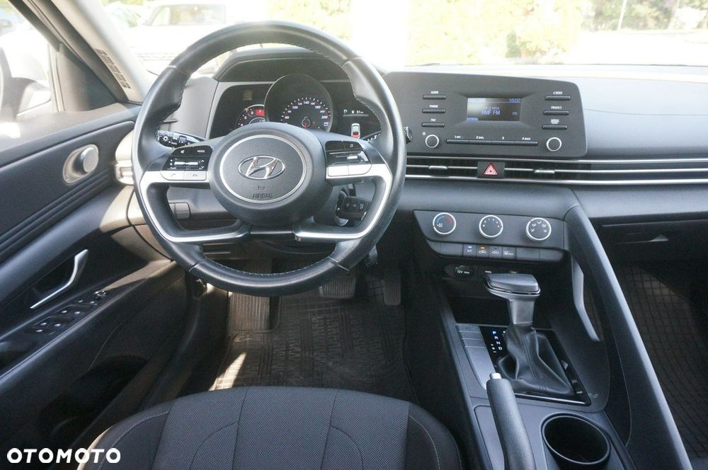 Hyundai Elantra 1.6 Modern CVT - 11