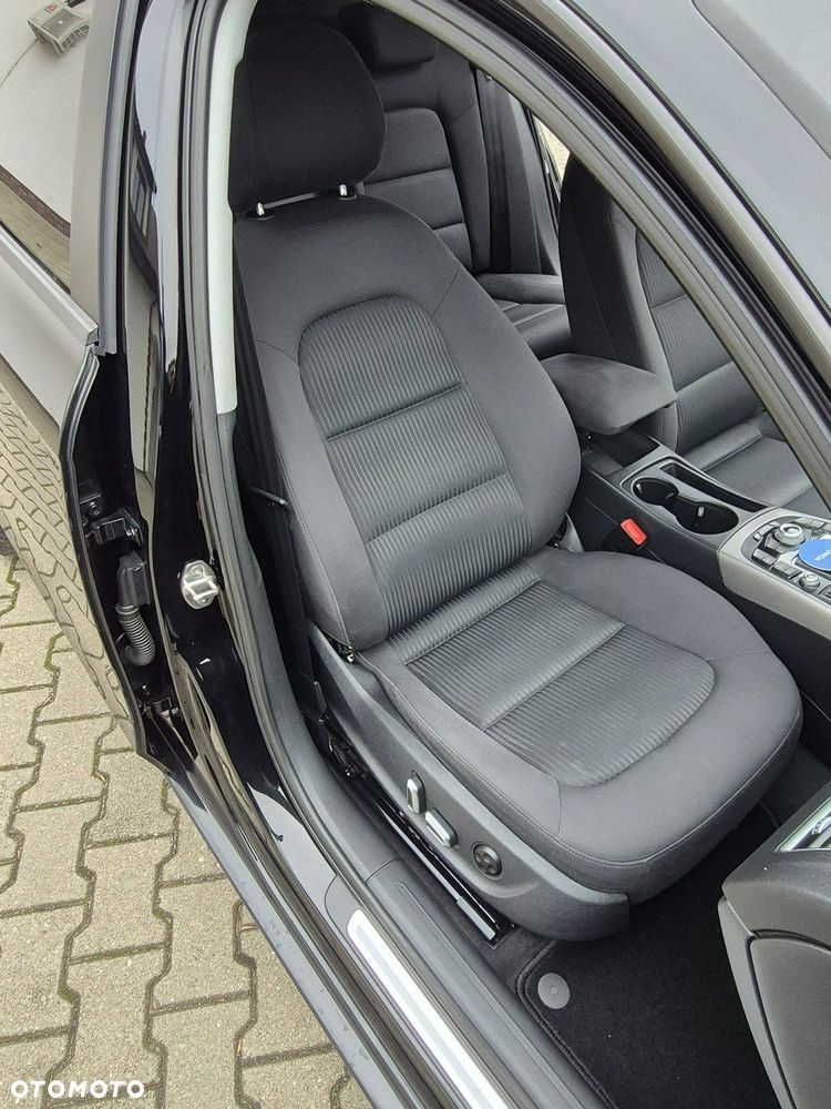 Audi A4 Avant 2.0 TDI Quattro S tronic - 29