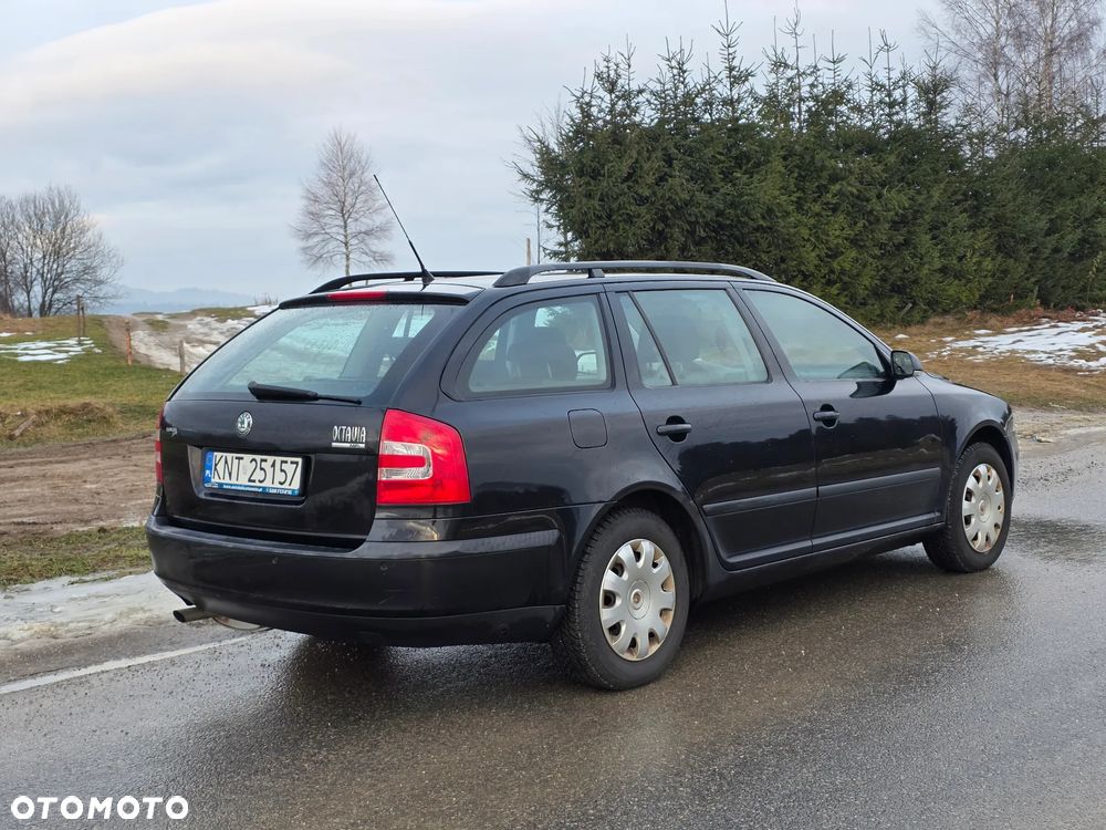 Skoda Octavia 1.6 Ambiente - 5