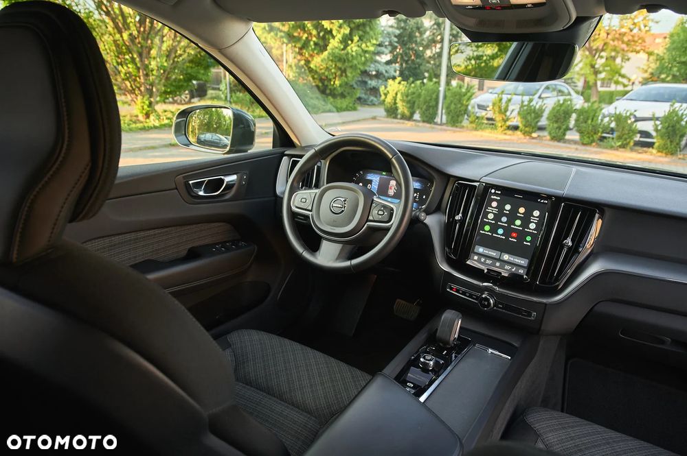 Volvo XC 60 B4 D AWD Momentum Pro - 25