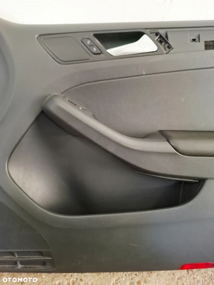 Boczek Tapicerka Drzwi Prawy Przód Lewy/Prawy Tył VW Jetta 2015r 5C - 26